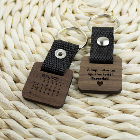 "A nap, mikor az apukám lettél." dátumos kulcstartó