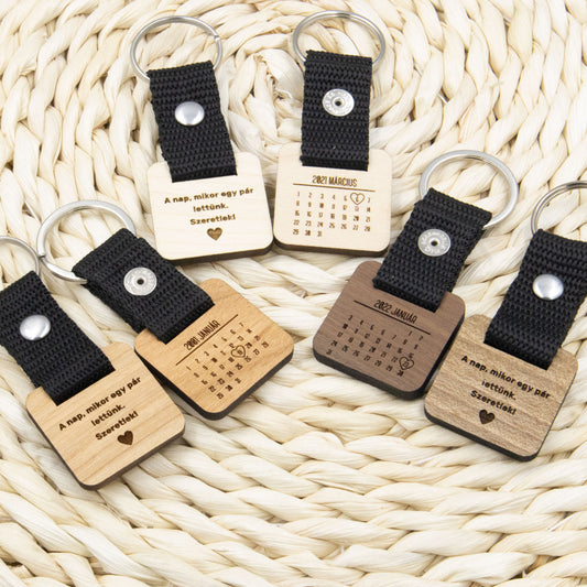 "A nap, mikor egy pár lettünk" dátumos kulcstartó