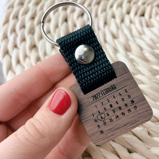 Egyedi dátumos kulcstartó