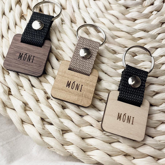 Egyedi neves kulcstartó