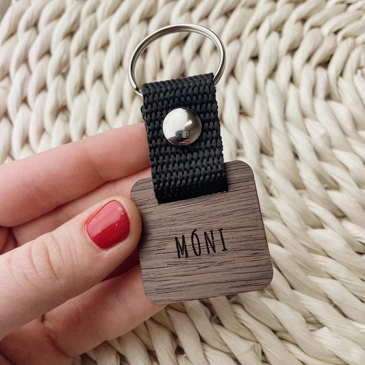 Egyedi neves kulcstartó