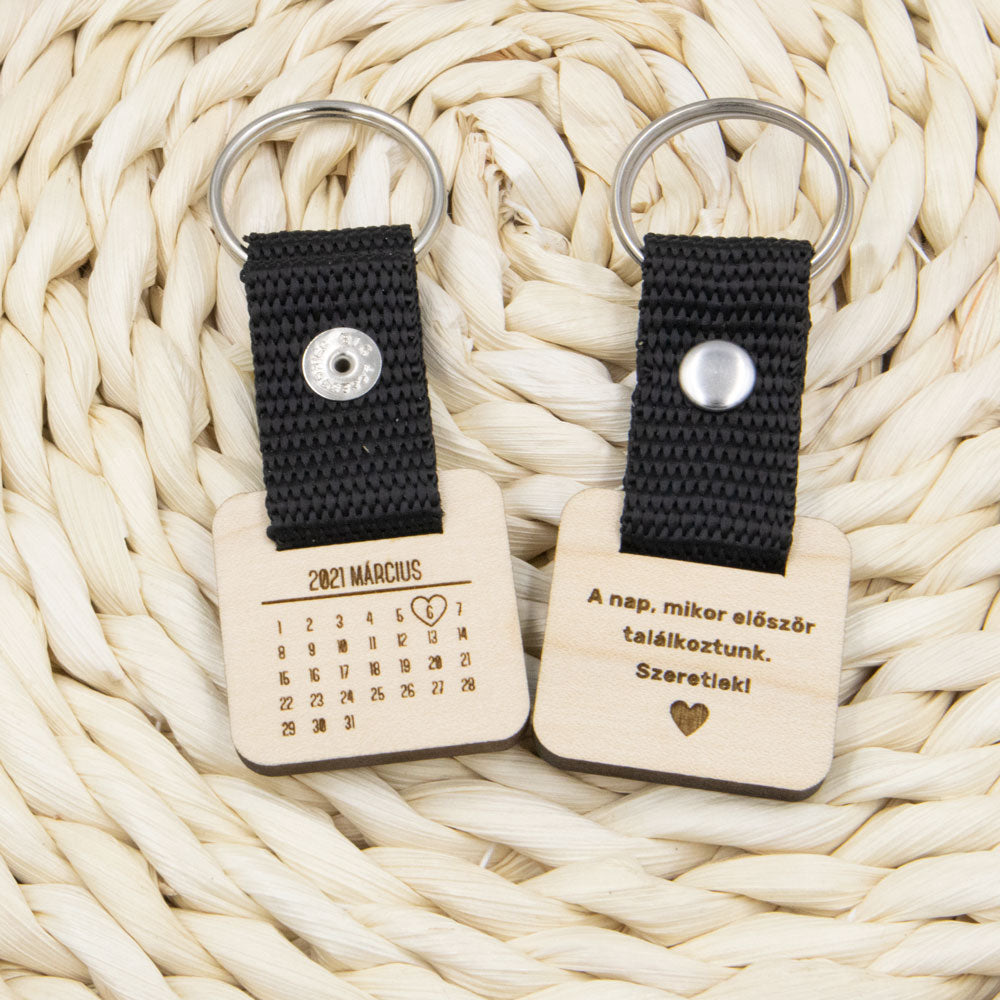 "A nap, mikor először találkoztunk" dátumos kulcstartó