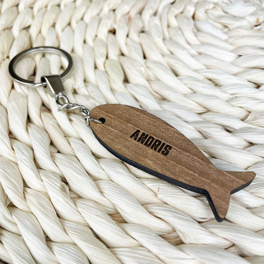 Egyedi neves hal alakú kulcstartó V1