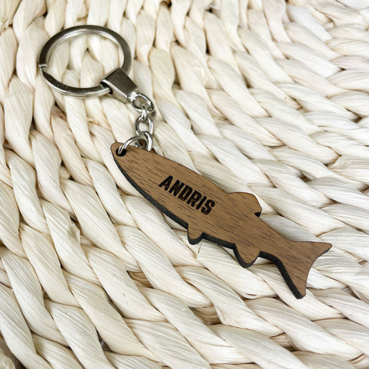 Egyedi neves hal alakú kulcstartó V2