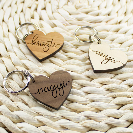 Egyedi neves szív alakú kulcstartó