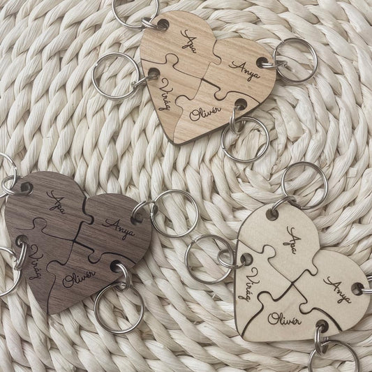 Szív alakú puzzle kulcstartó
