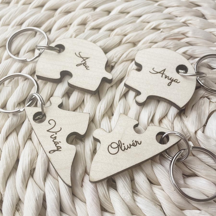 Szív alakú puzzle kulcstartó